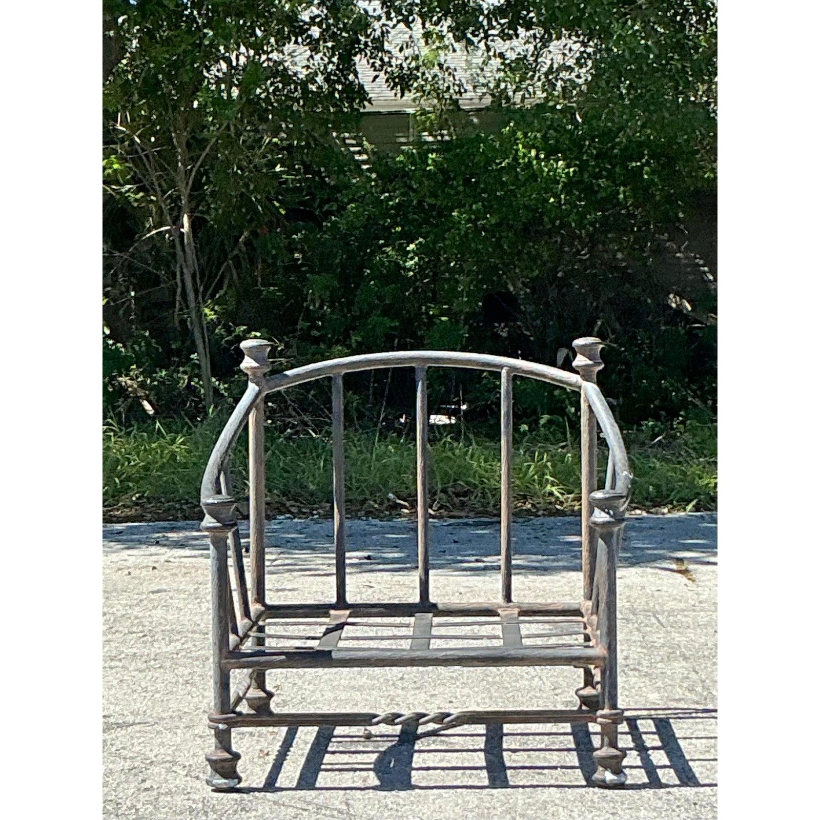 Vintage Regency Cast Aluminum Lounge Chair In Good Condition For Sale In west palm beach, FL