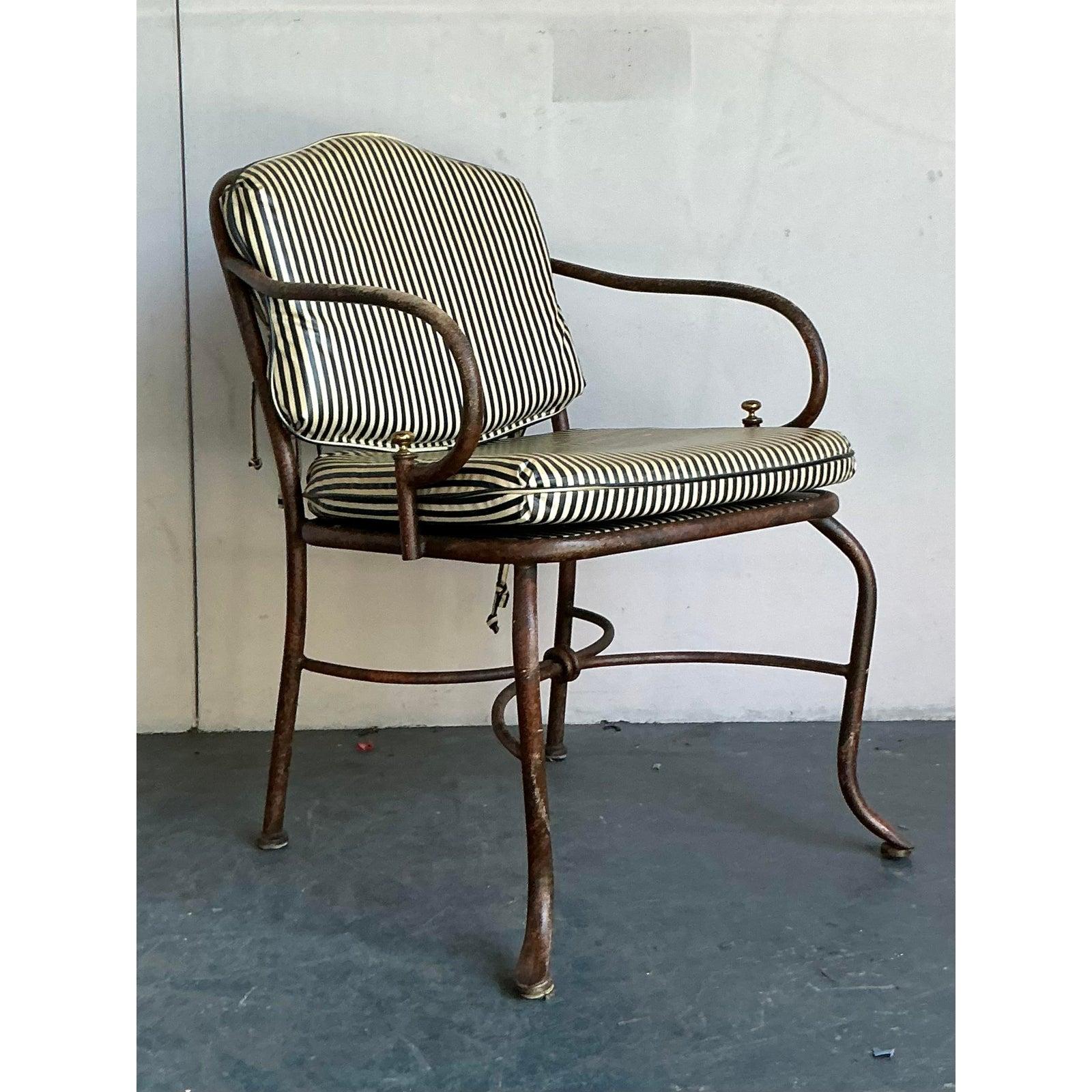 Americano Sedia da salotto vintage in alluminio fuso Regency in vendita