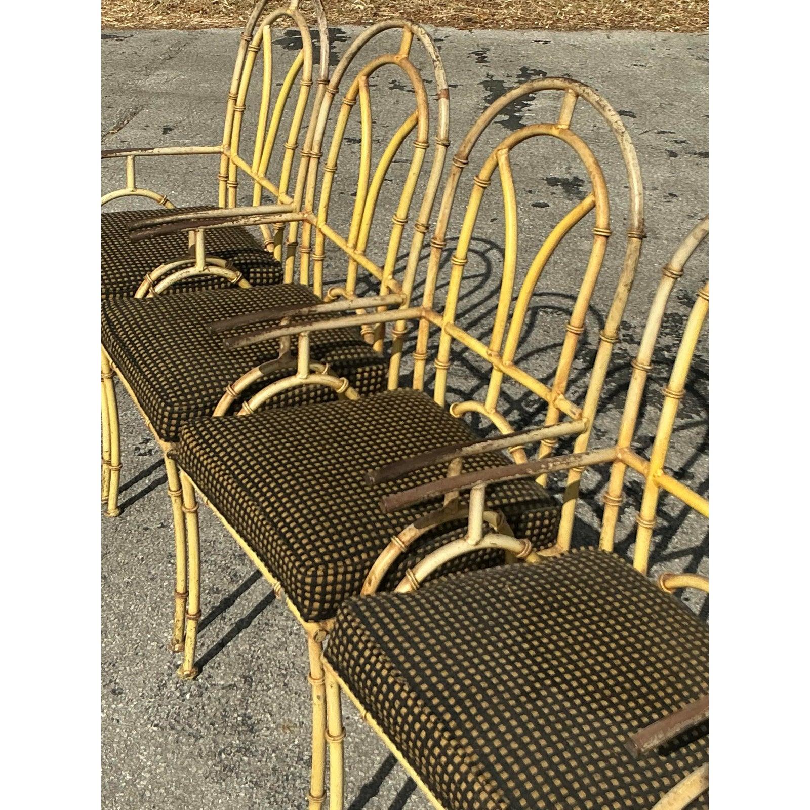 Table et 4 chaises de salle à manger d'extérieur en fonte d'aluminium Vintage Regency 3