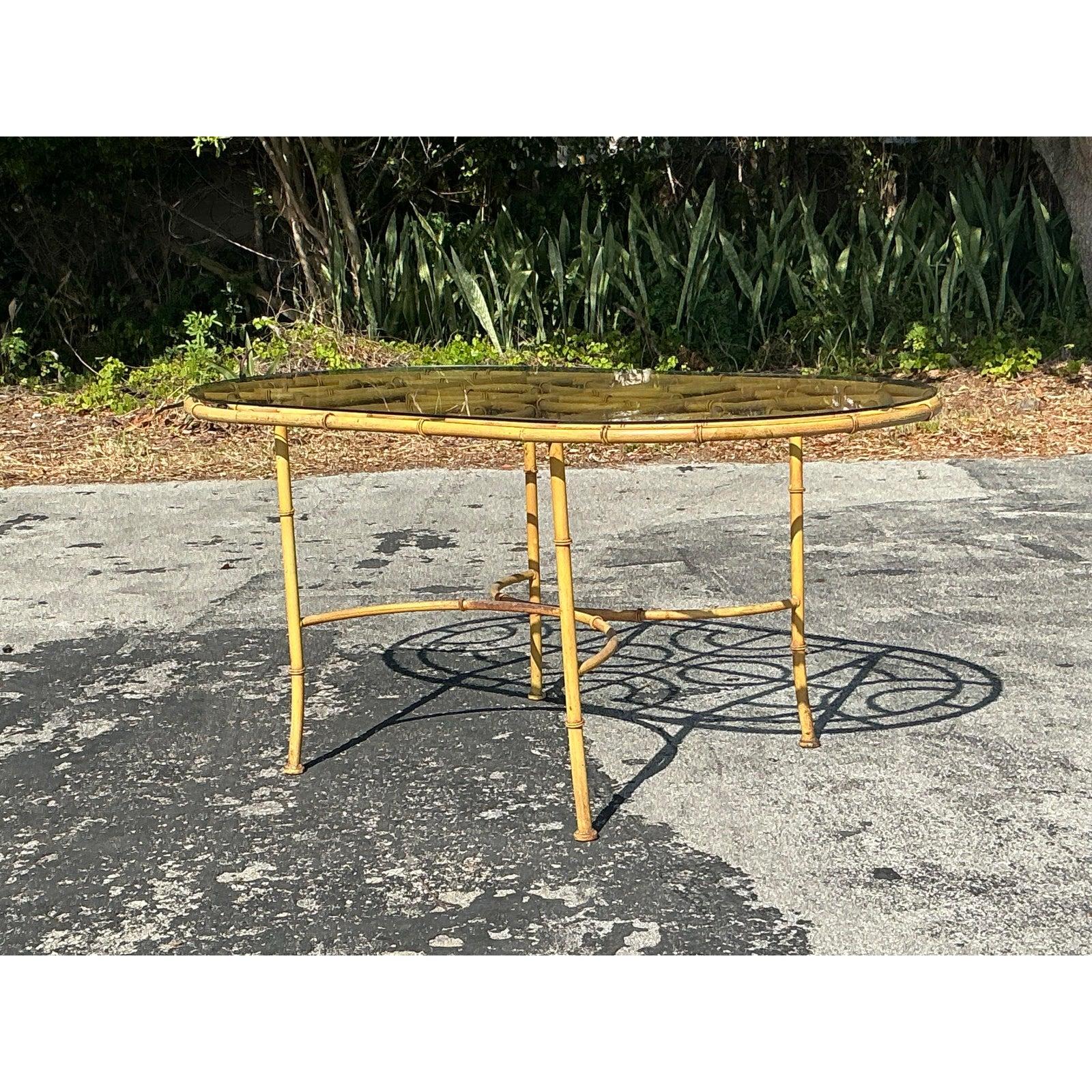 Table et 4 chaises de salle à manger d'extérieur en fonte d'aluminium Vintage Regency 2