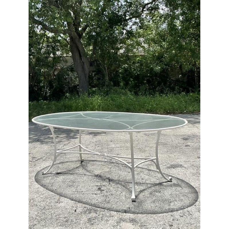 Vintage Regency Cast Aluminum Oval Outdoor Dining Table In Good Condition For Sale In West Palm Beach, FL