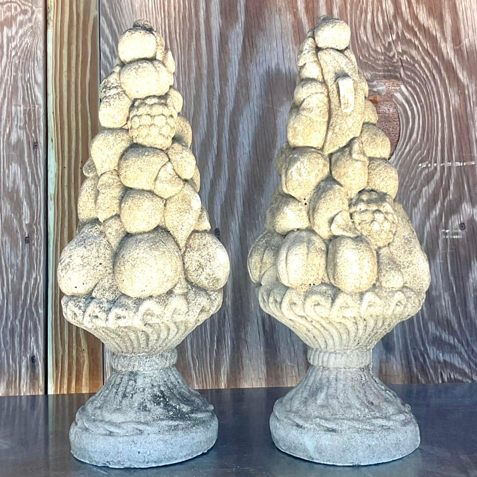 XX secolo Topiario di frutta in calcestruzzo d'epoca Regency - una coppia in vendita