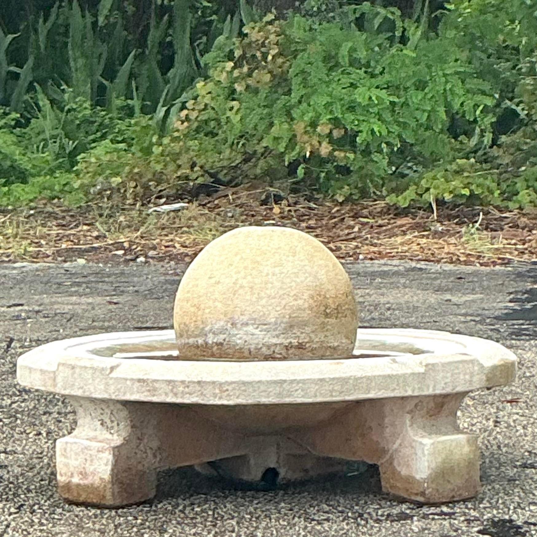 Vintage Regency Cast Concrete Low Sphere Fountain In Good Condition In West Palm Beach, FL