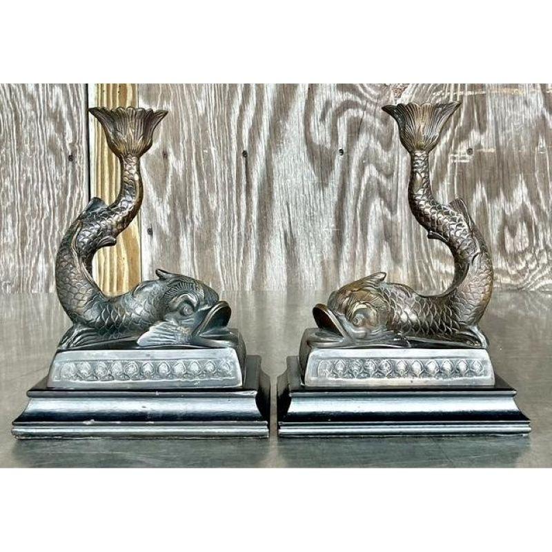 XX secolo Candelieri a delfino in fusione Regency d'epoca - Una coppia in vendita