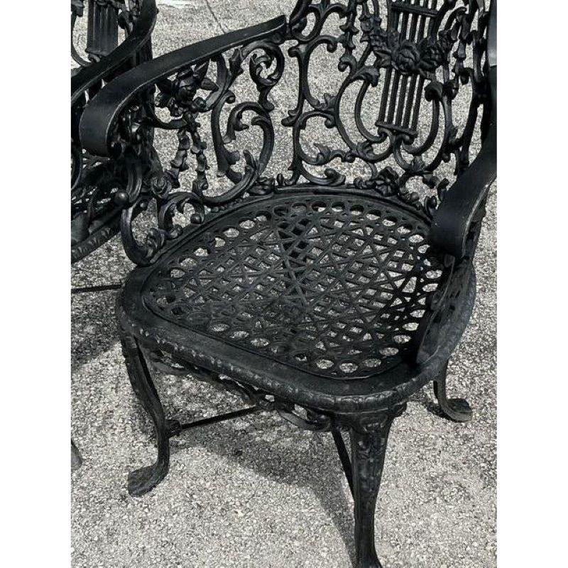 Chaises Vintage Regency en fonte à dossier en forme de lyre - une paire en vente 1