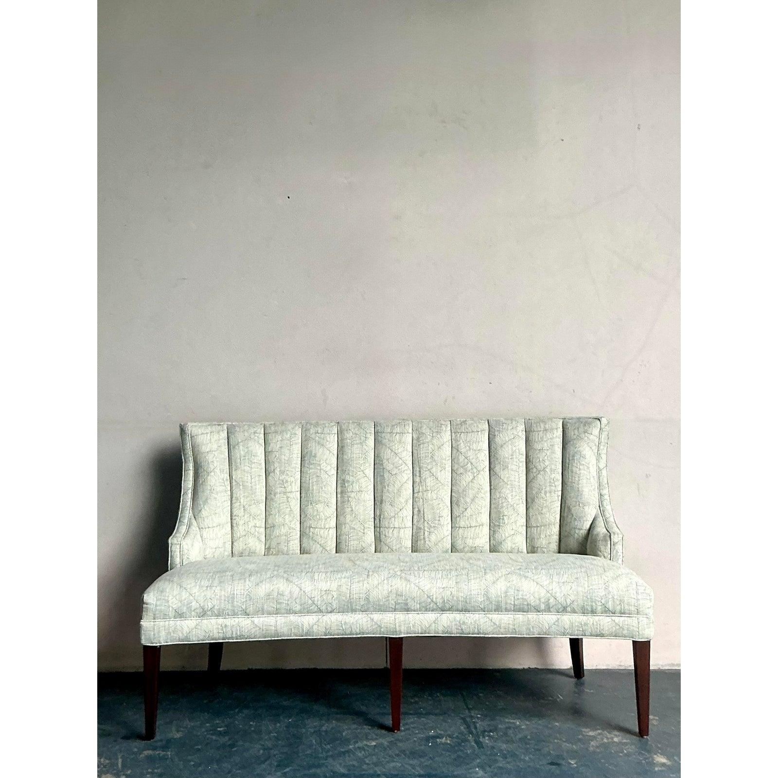 Americano Vintage Regency Channel Tufted Settee in vendita