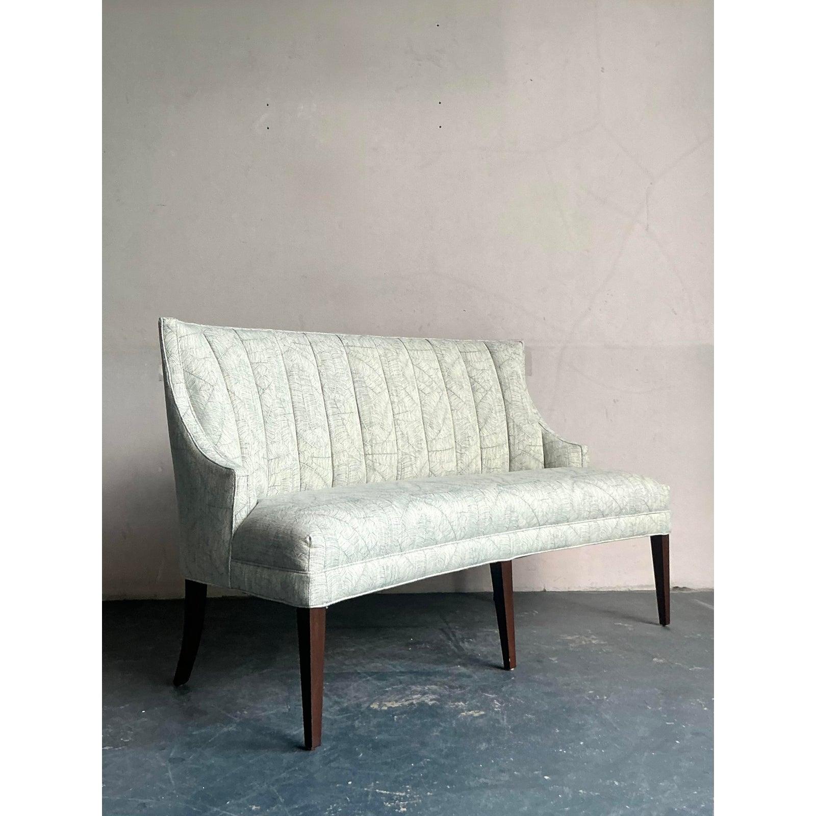 Vintage Regency Channel Tufted Settee in vendita 1