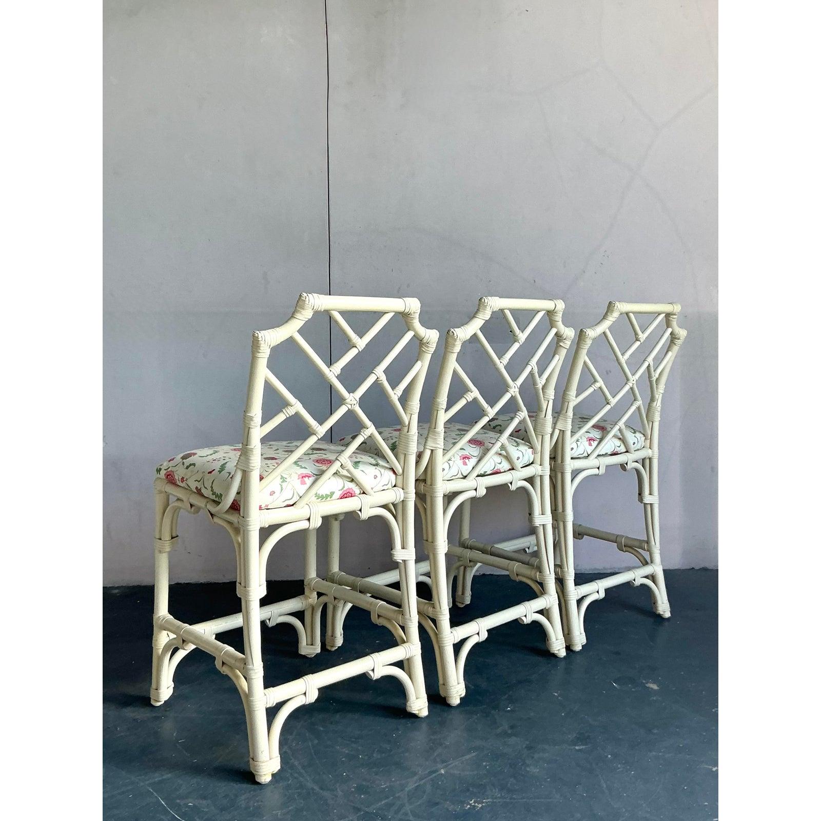 Vintage Regency Chinese Chippendale Bar Stools - Set of 3 In Good Condition For Sale In West Palm Beach, FL
