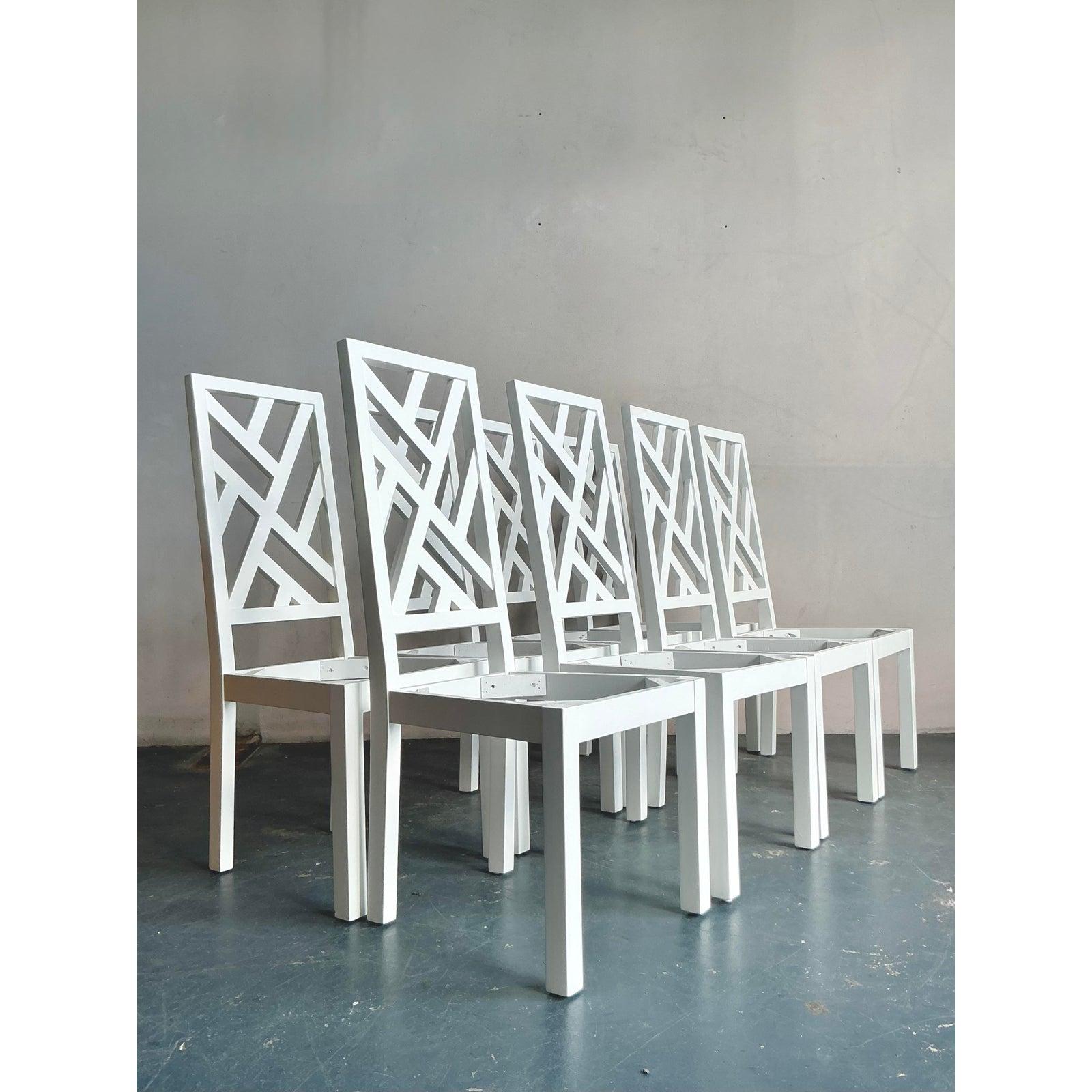 Legno Vintage Regency Chinese Chippendale Dining Chairs - Set of 8 in vendita