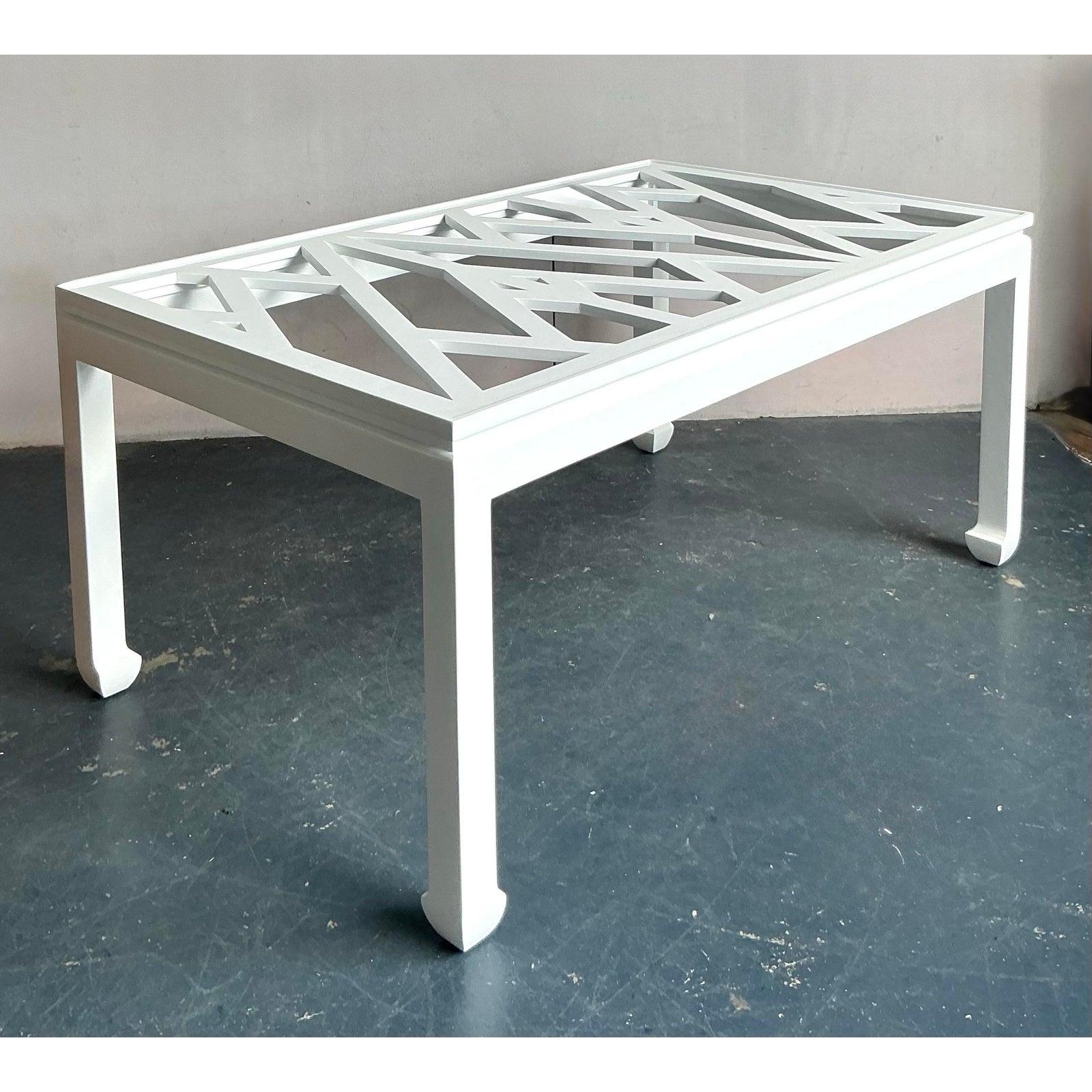 Chippendale chinois Vintage Regency Chinese Chippendale Ming Table de salle à manger en vente