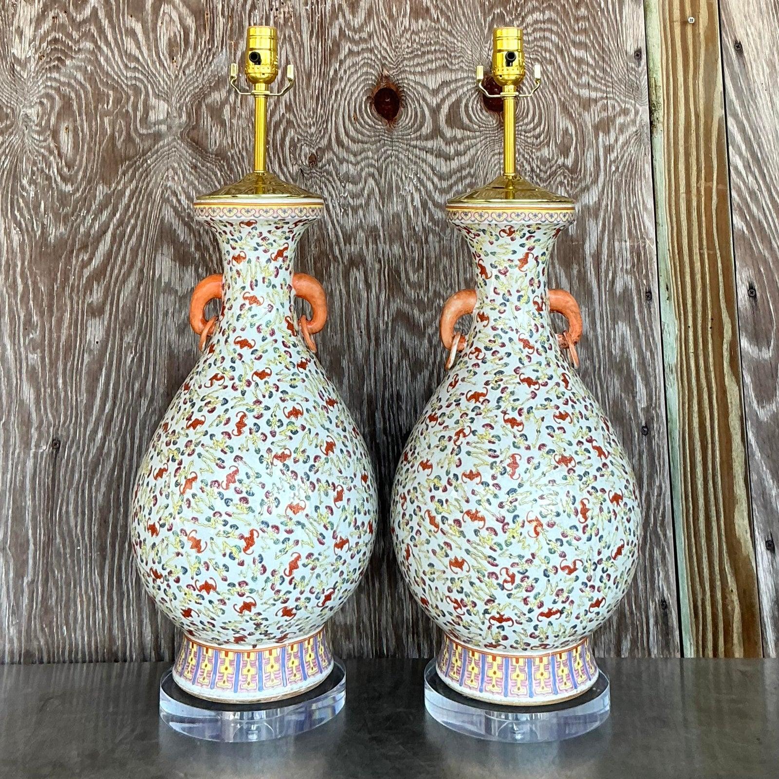 Chinoiseries Paire de lampes florales flottantes en céramique de style Régence chinoiseries vintage en vente