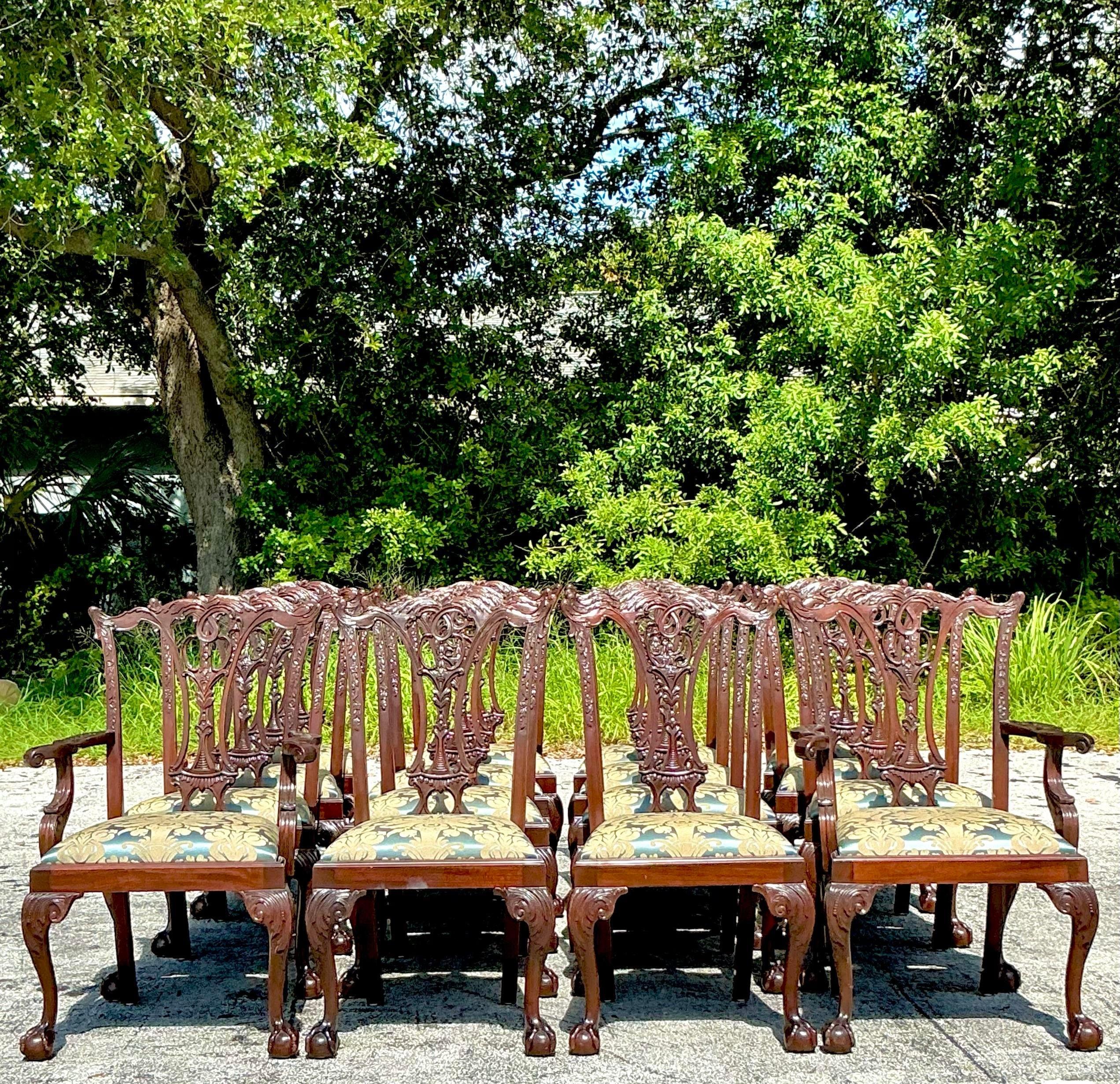 Sedie da pranzo vintage Chippendale Claw and Ball - Set di 16 pezzi in vendita 3