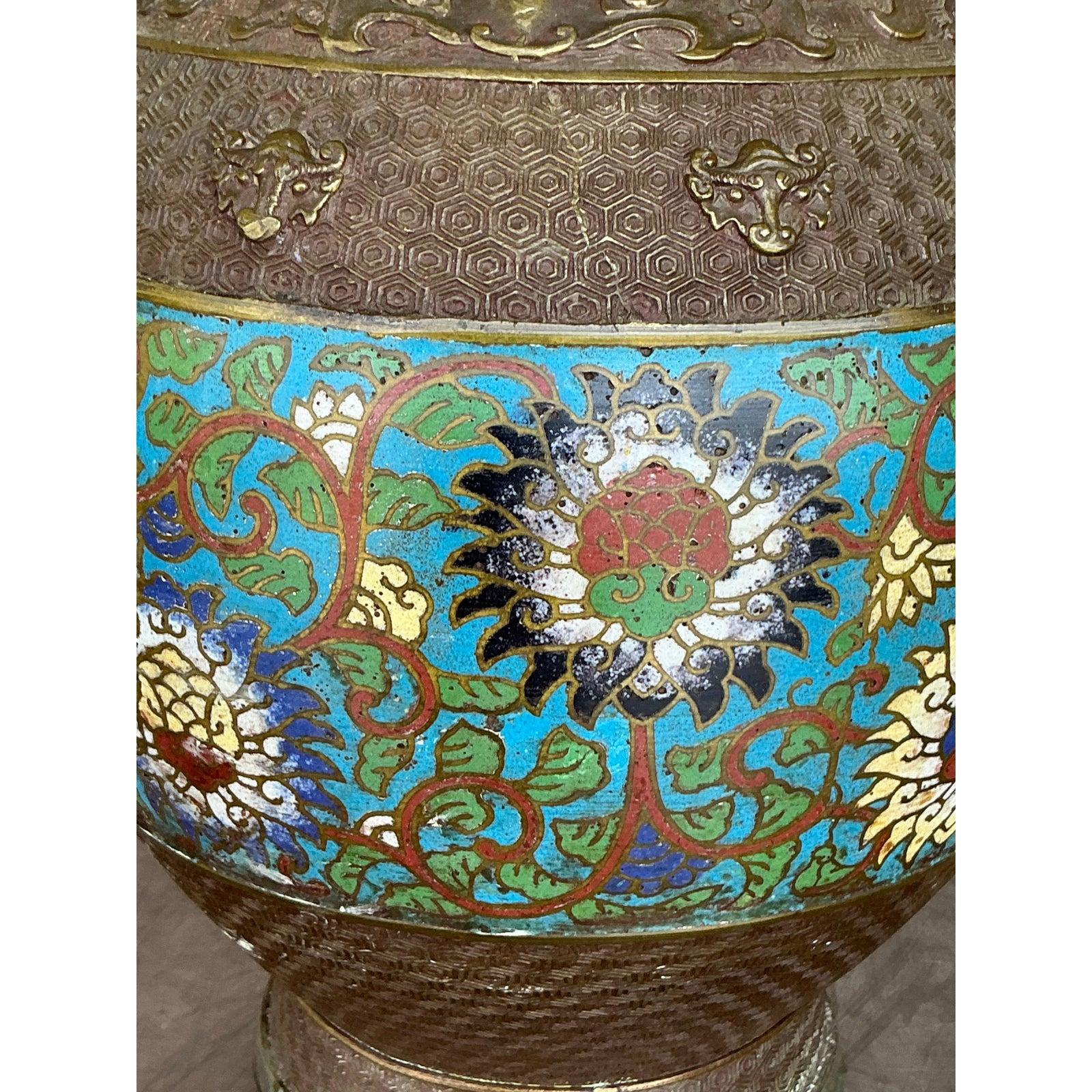 Vaso Cloisonné Regency d'epoca In condizioni buone in vendita a west palm beach, FL