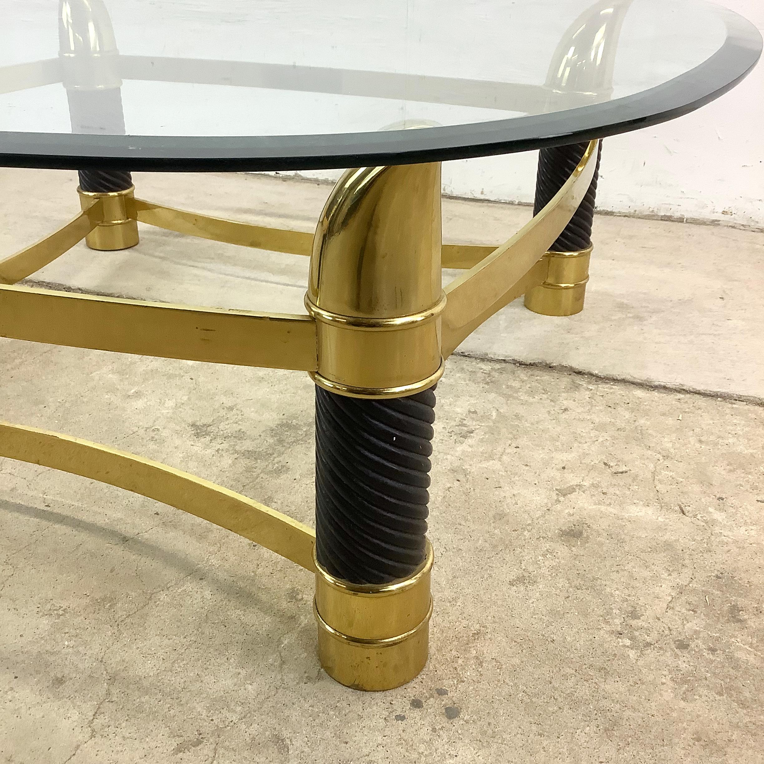 Table basse Vintage Regency avec base en laiton Horn en vente 2