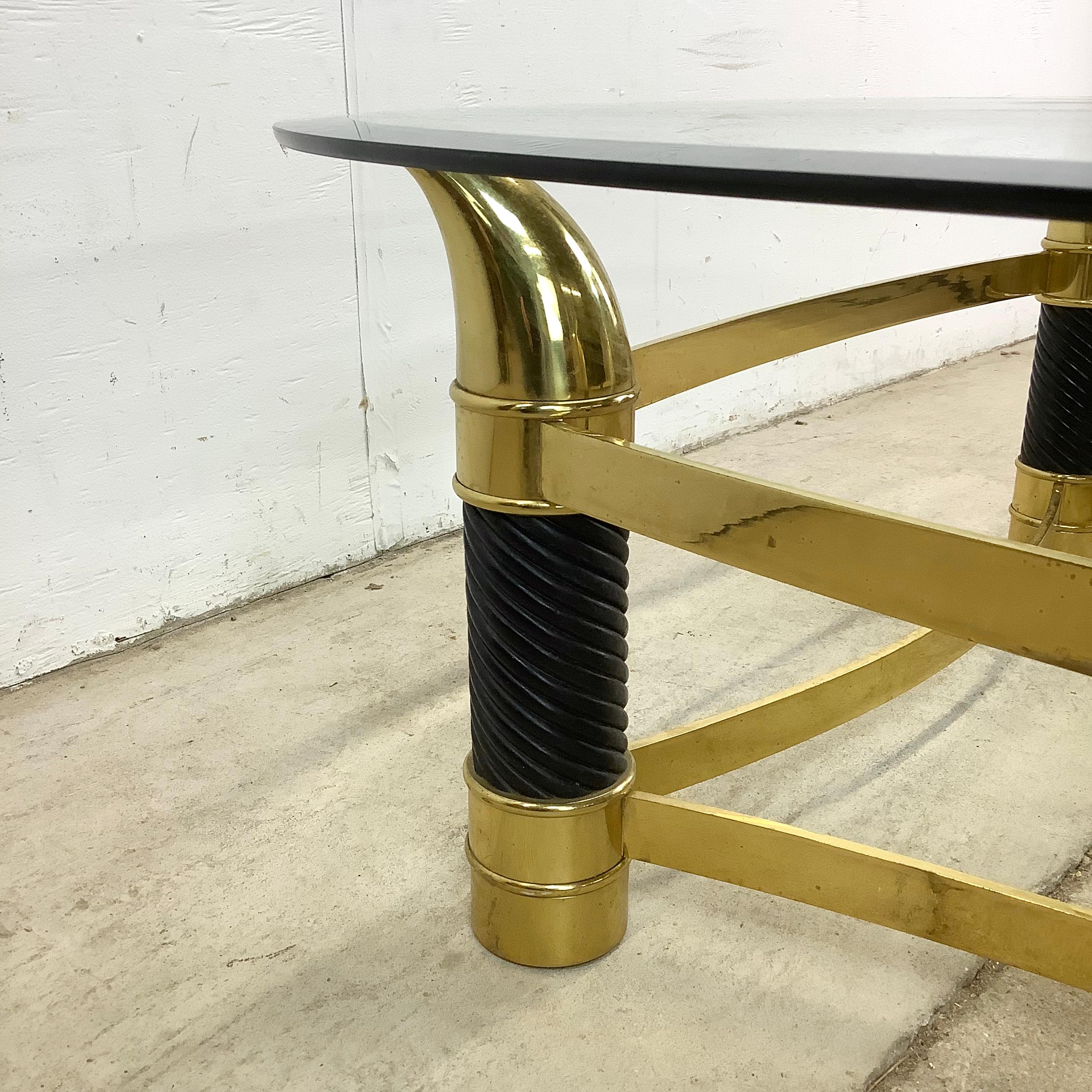Hollywood Regency Table basse Vintage Regency avec base en laiton Horn en vente