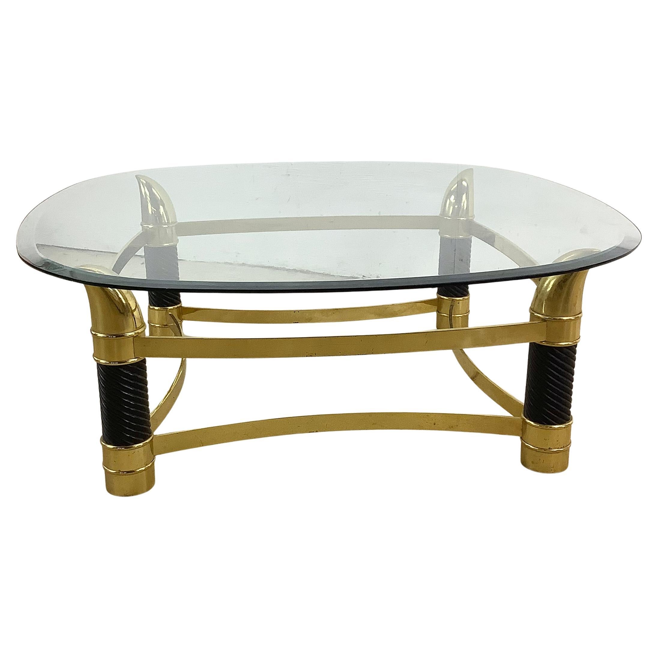 Table basse Vintage Regency avec base en laiton Horn