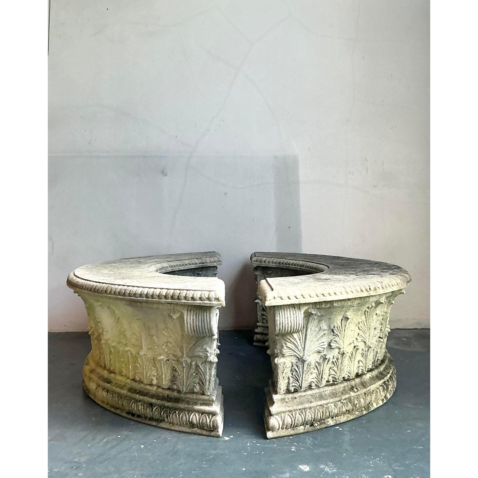 Vintage Regency Gartenbänke mit Betonbeschichtung aus Harz - 2er-Set (20. Jahrhundert) im Angebot