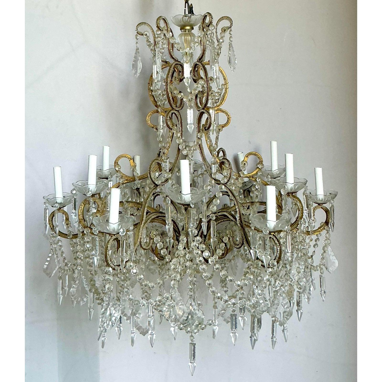 Francese Lampadario a bracci di cristallo Regency d'epoca in vendita