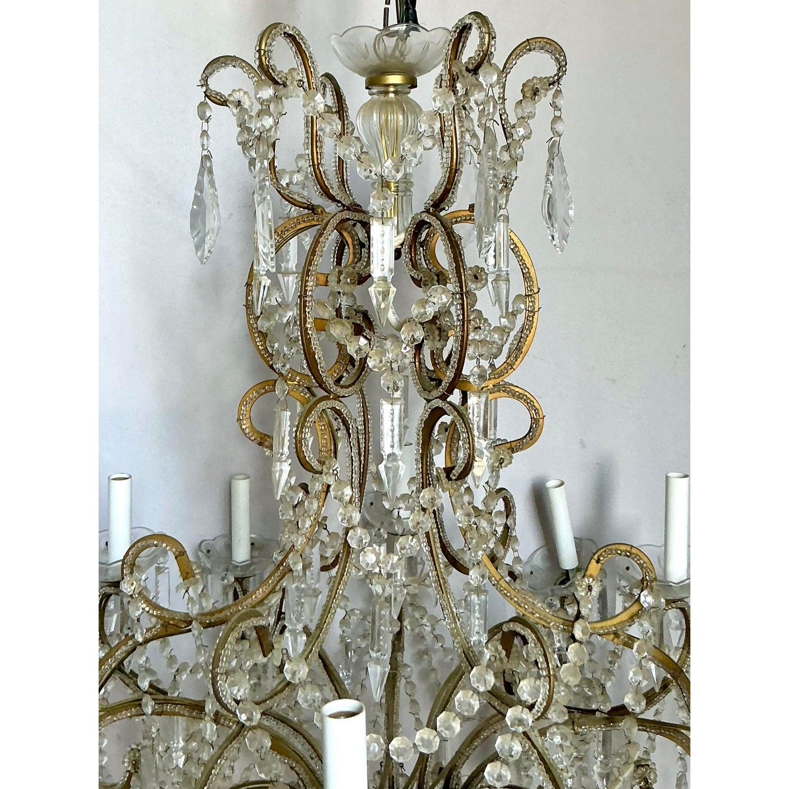 Ottone Lampadario a bracci di cristallo Regency d'epoca in vendita