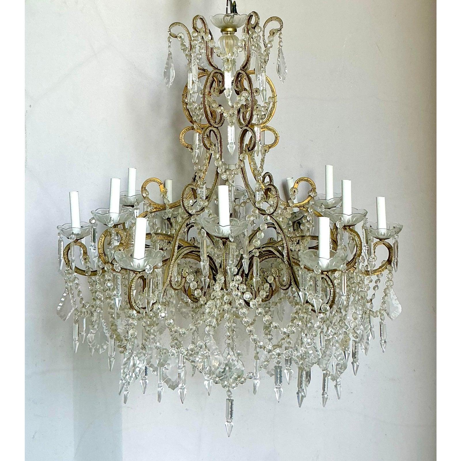 Lampadario a bracci di cristallo Regency d'epoca in vendita 1