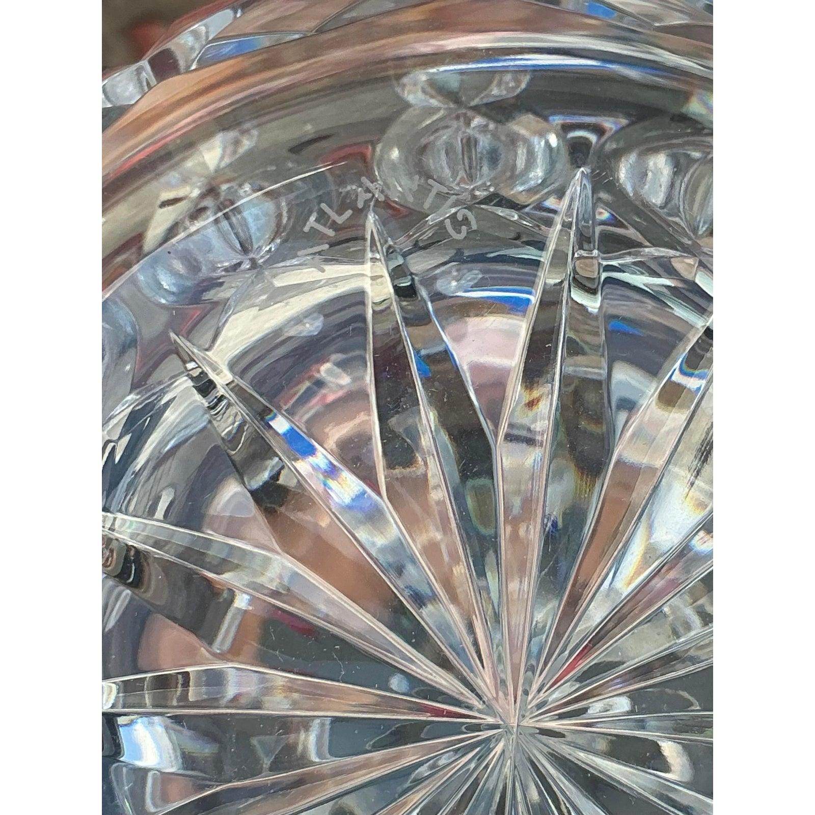 Decantador Vintage Regency de cristal tallado Estadounidense en venta