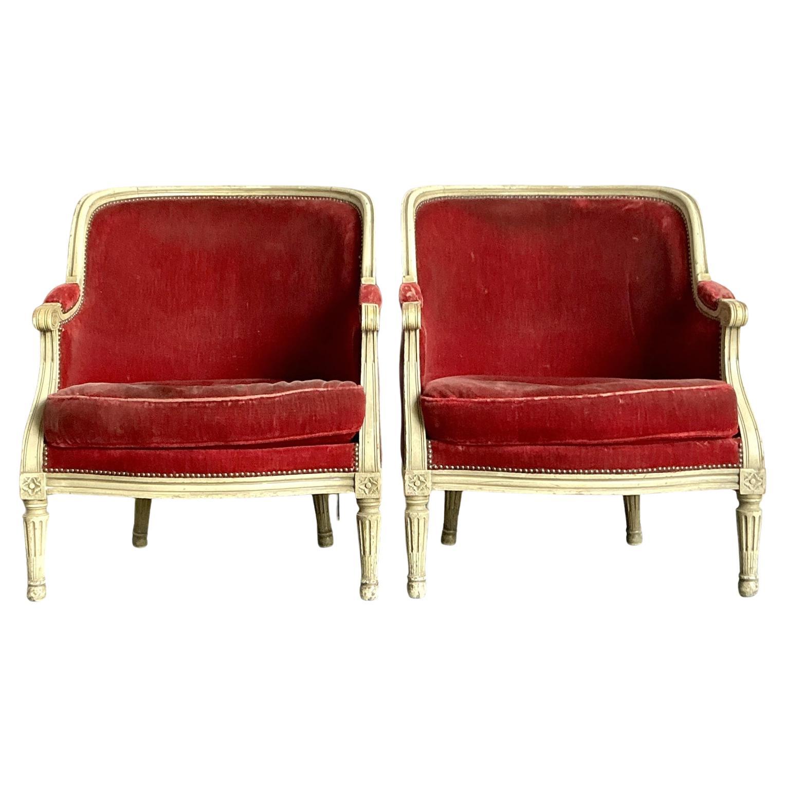 Sedie Bergere in Velluto Distressed Regency d'epoca - Una Coppia in vendita