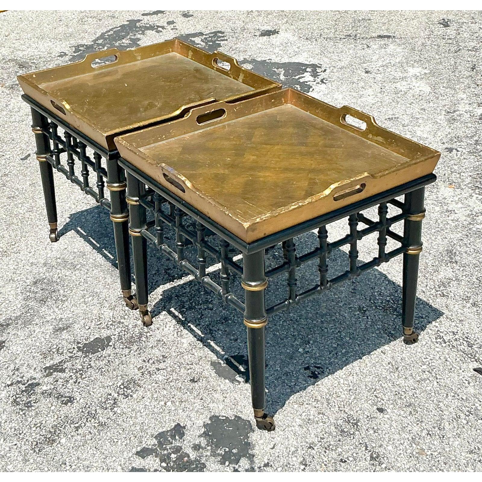 Hollywood Regency Tavolini Drexel traforati d'epoca Regency - Una coppia in vendita