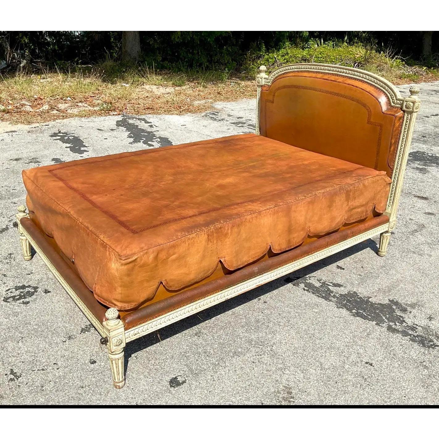 Vintage Regency Embossed Leather Daybed In Good Condition For Sale In west palm beach, FL