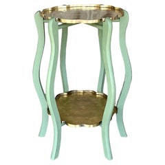 Mesa auxiliar de dos niveles de latón grabado Vintage Regency