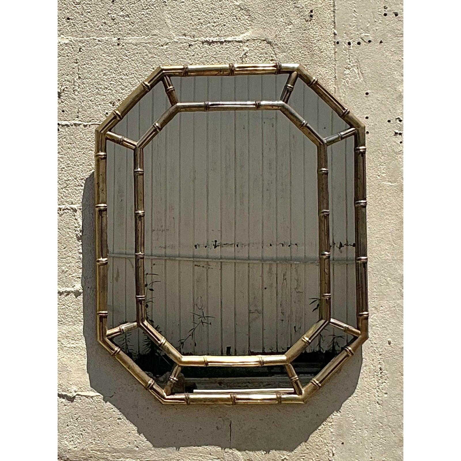 Hollywood Regency Specchio ottagonale in finto bambù Vintage By in vendita