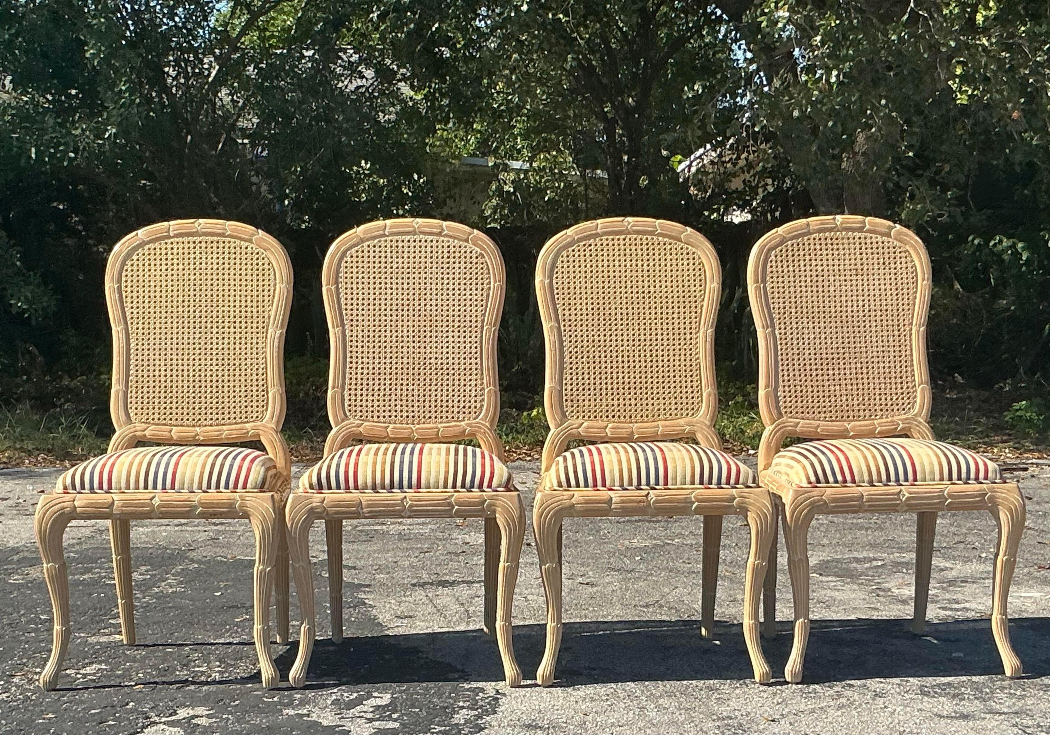 Italiano Sedie da pranzo vintage in finto Bois Cane - Set di 4 pezzi in vendita