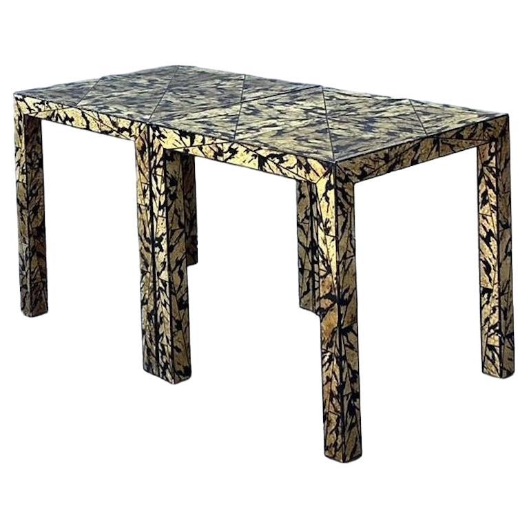 Vintage Regency Faux Finished Side Tables - A Pair in vendita