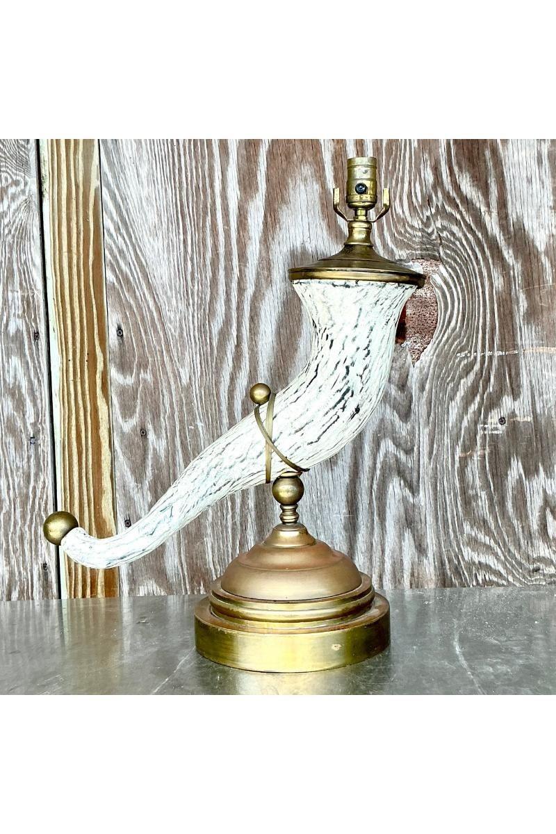 Lámpara de cuerno de imitación Vintage Regency Metal en venta
