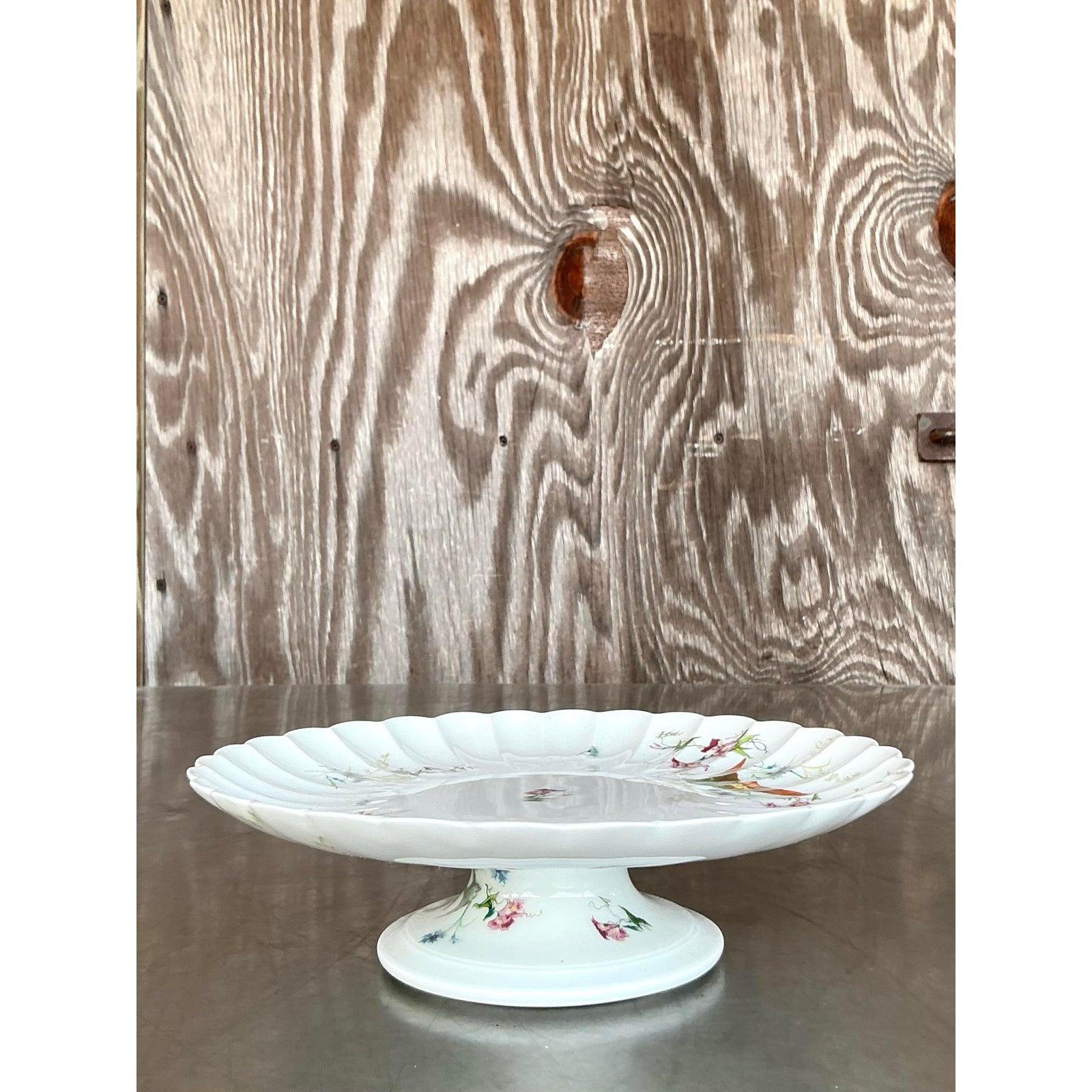 Assiette à gâteau à oiseaux cannelés Vintage Regency Bon état - En vente à West Palm Beach, FL