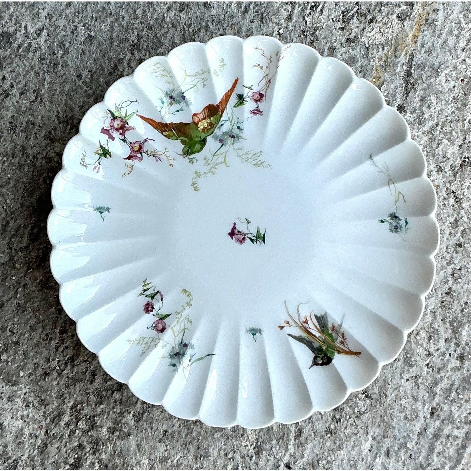 20ième siècle Assiette à gâteau à oiseaux cannelés Vintage Regency en vente
