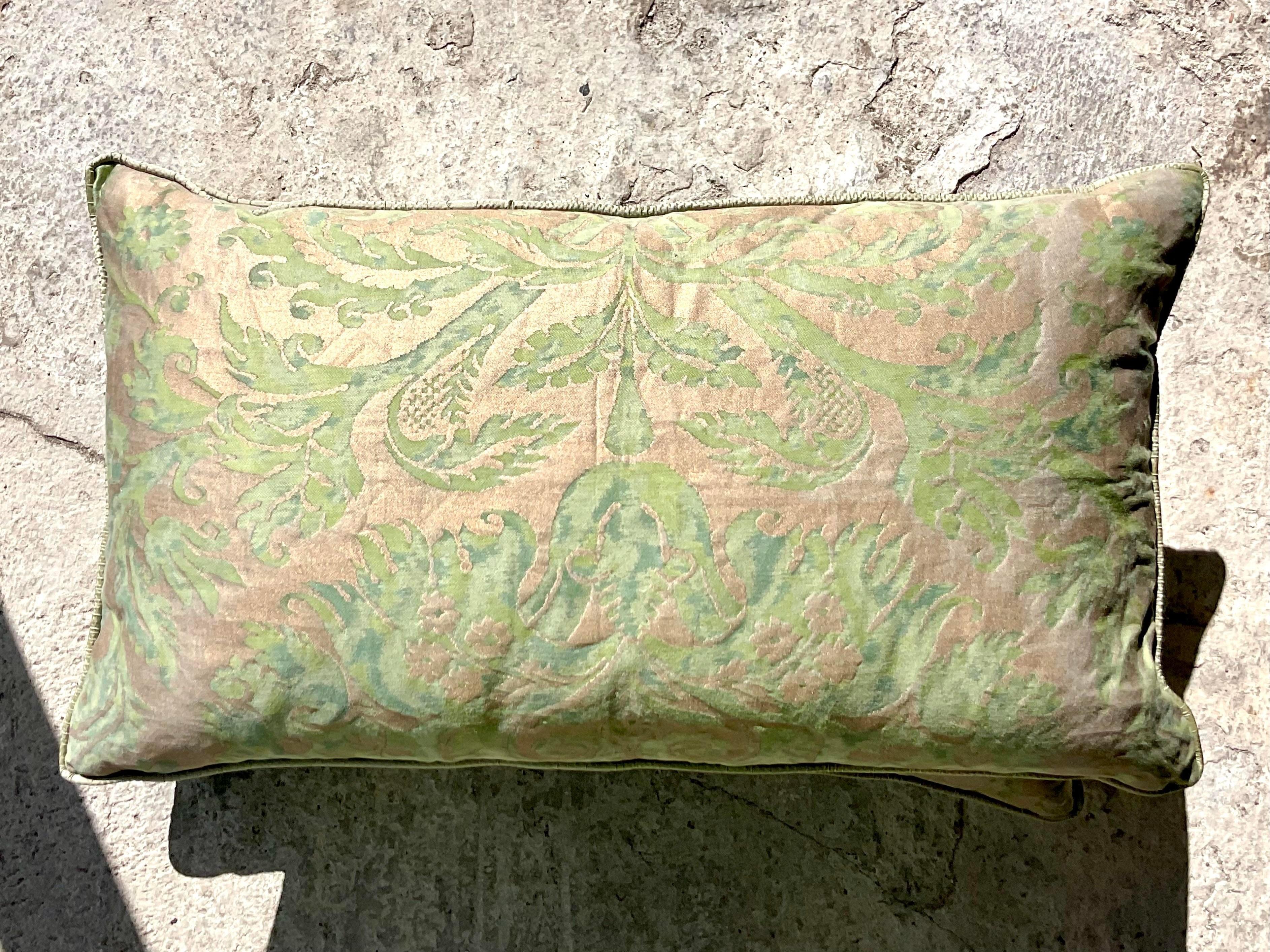 Vintage Regency Fortuny Brocade Rectangle Throw Pillows - Set of Two In Good Condition In west palm beach, FL