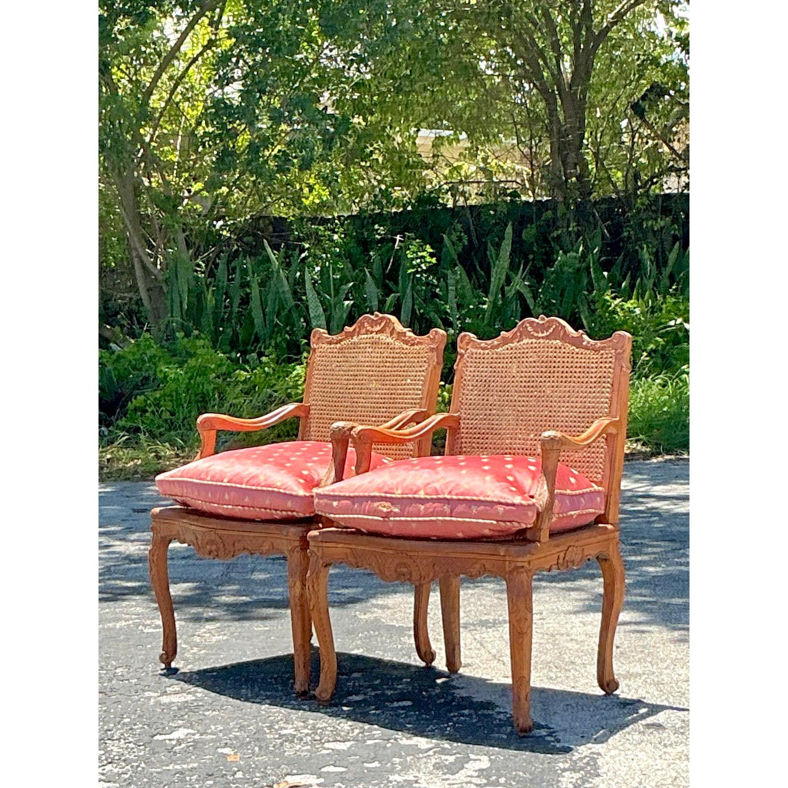 Canne Vintage Regency French Cane Fauteuils - A Pair en vente