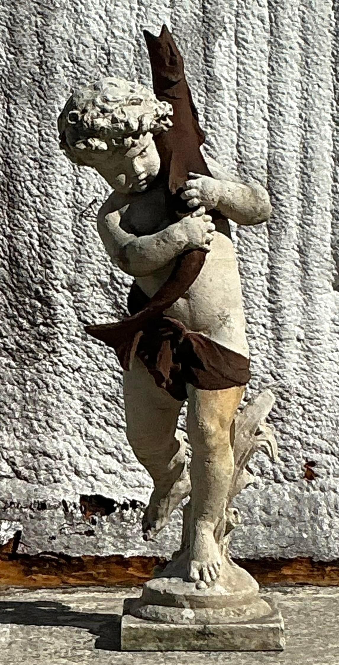 Französische Regency-Figurenstatue aus Zement über Glasfaser im Regency-Stil im Angebot 2