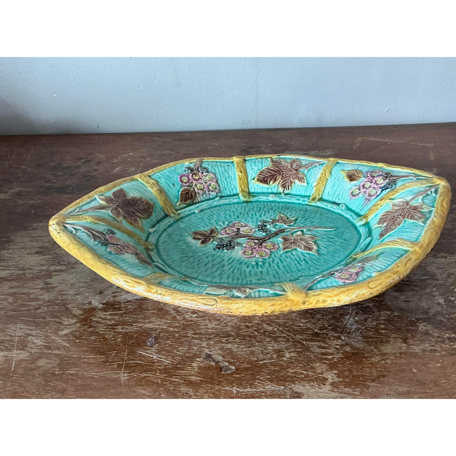 Vintage Regency Französisch Majolika Teller (Töpferwaren) im Angebot