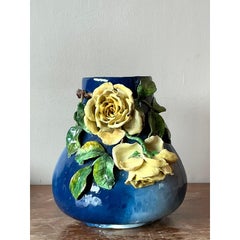 Vaso di rose in maiolica francese vintage Regency