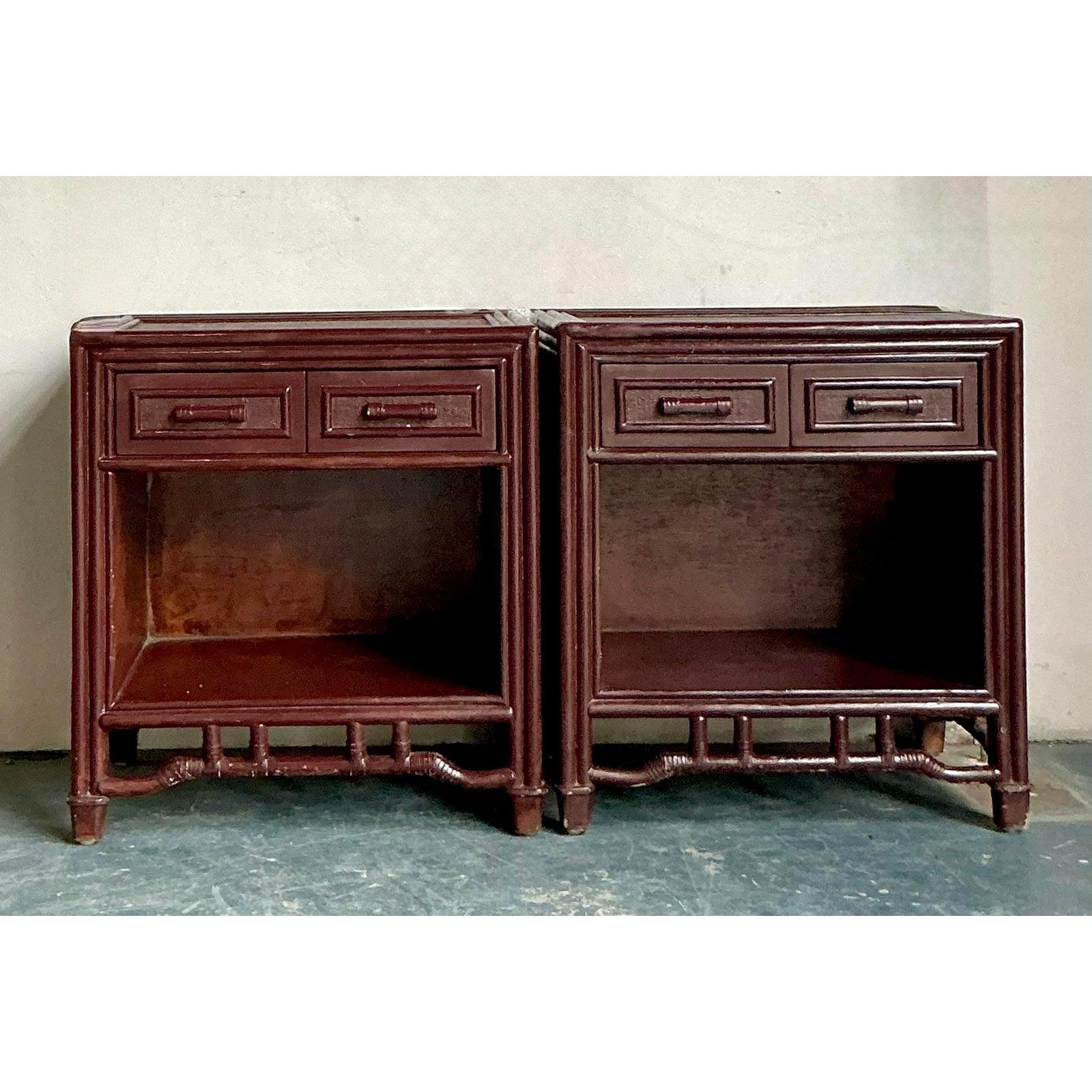 XX secolo Comodini in bambù traforato Regency d'epoca - Una coppia in vendita