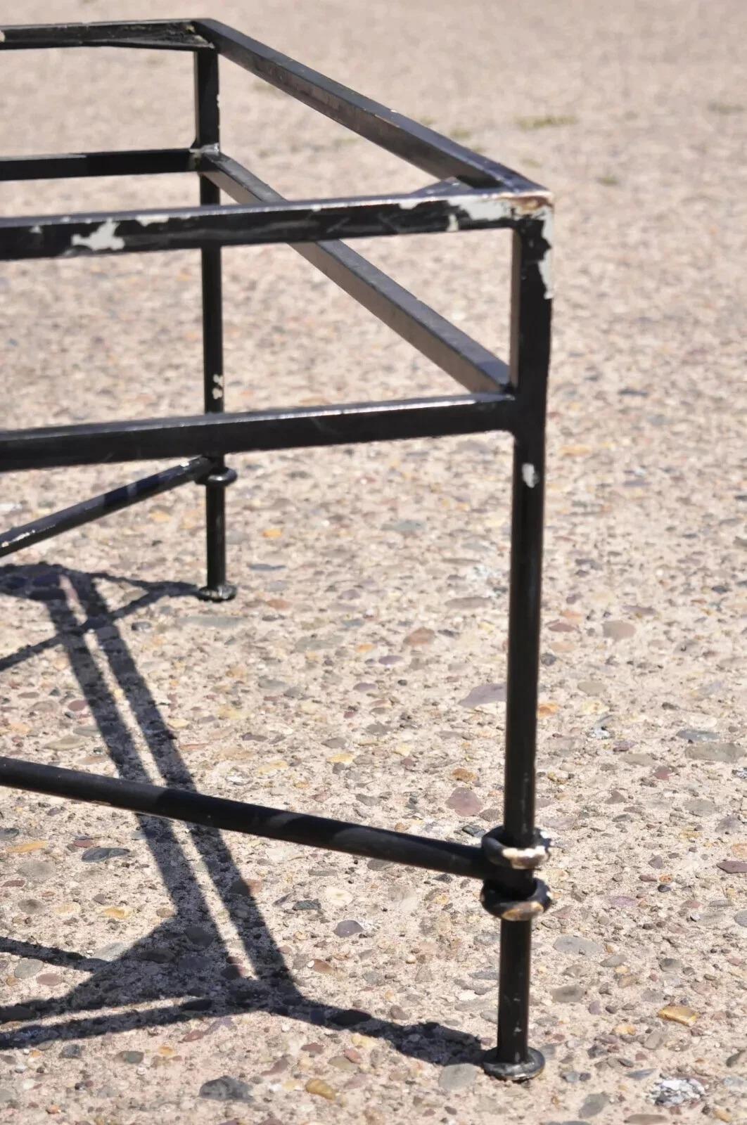 Base de mesa de centro rectangular de hierro forjado estilo Giacometti Vintage Regency en Bueno estado para la venta en Philadelphia, PA
