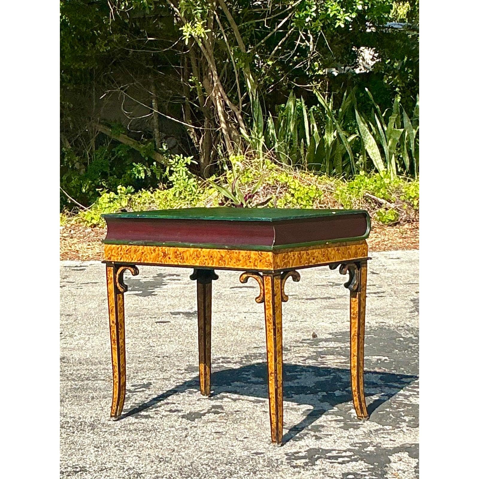 Table d'appoint Regency Giant Book en vente 3