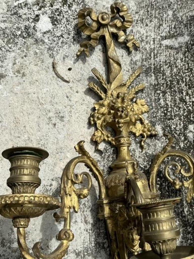 Pareja de candelabros dorados de la época de la Regencia en venta 1