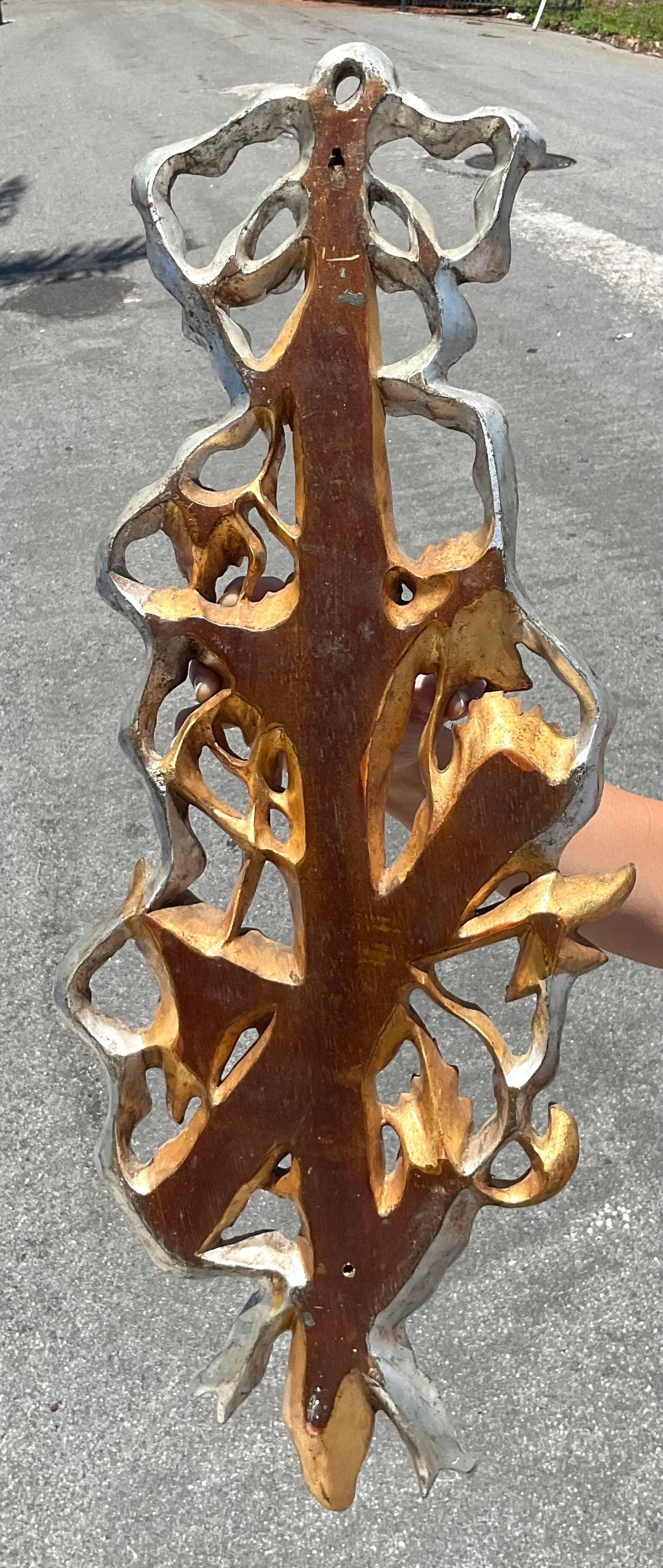 Paire d'appliques à bougie en bois sculpté doré de style Régence Bon état - En vente à west palm beach, FL