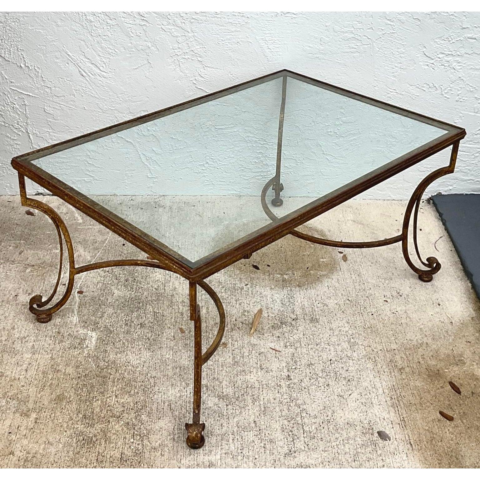 Vintage Regency Gilt Coffee Table In Good Condition For Sale In West Palm Beach, FL