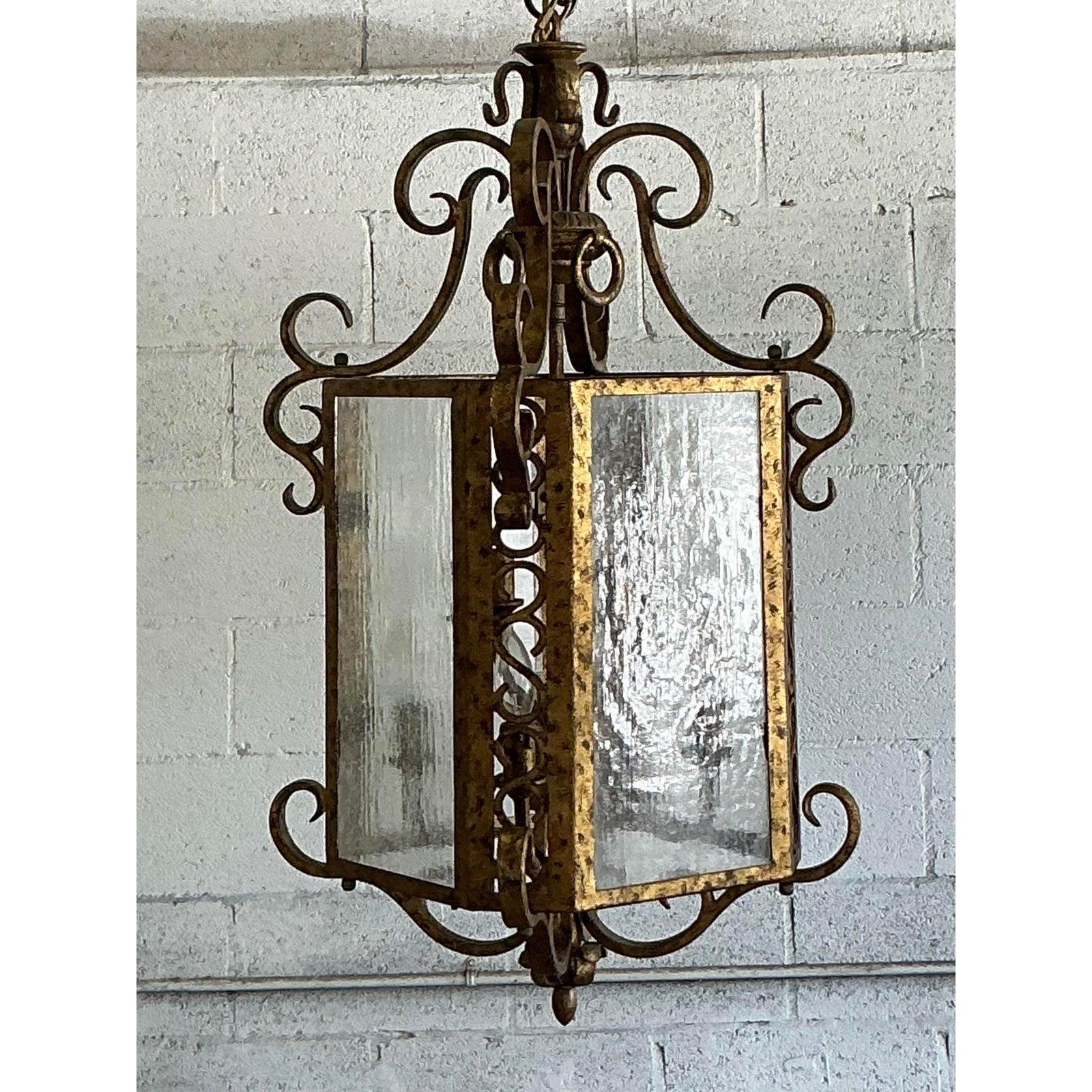 Lanterna ad anelli dorata vintage Regency In condizioni buone in vendita a West Palm Beach, FL