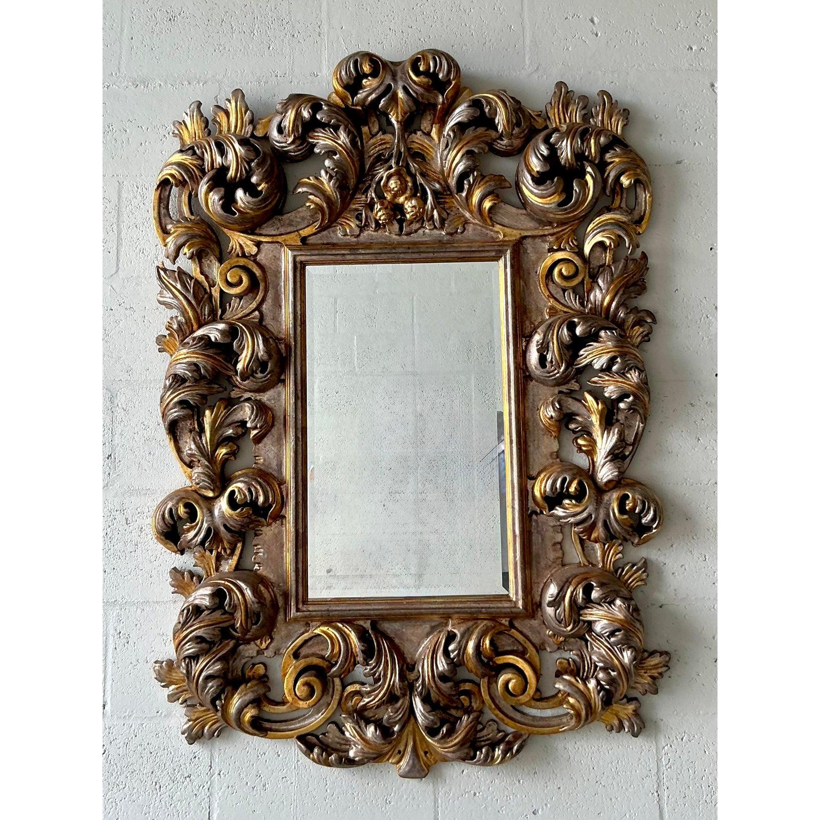 Specchio d'epoca Regency con pergamena dorata in vendita 1