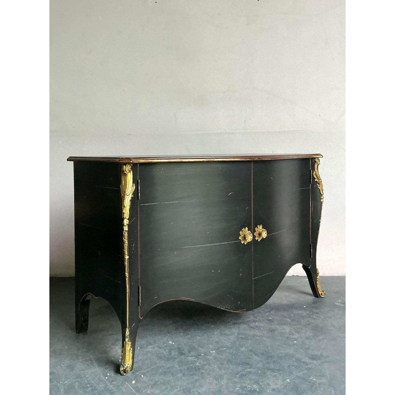 Français Commode française vintage de style Régence à pointes dorées en vente