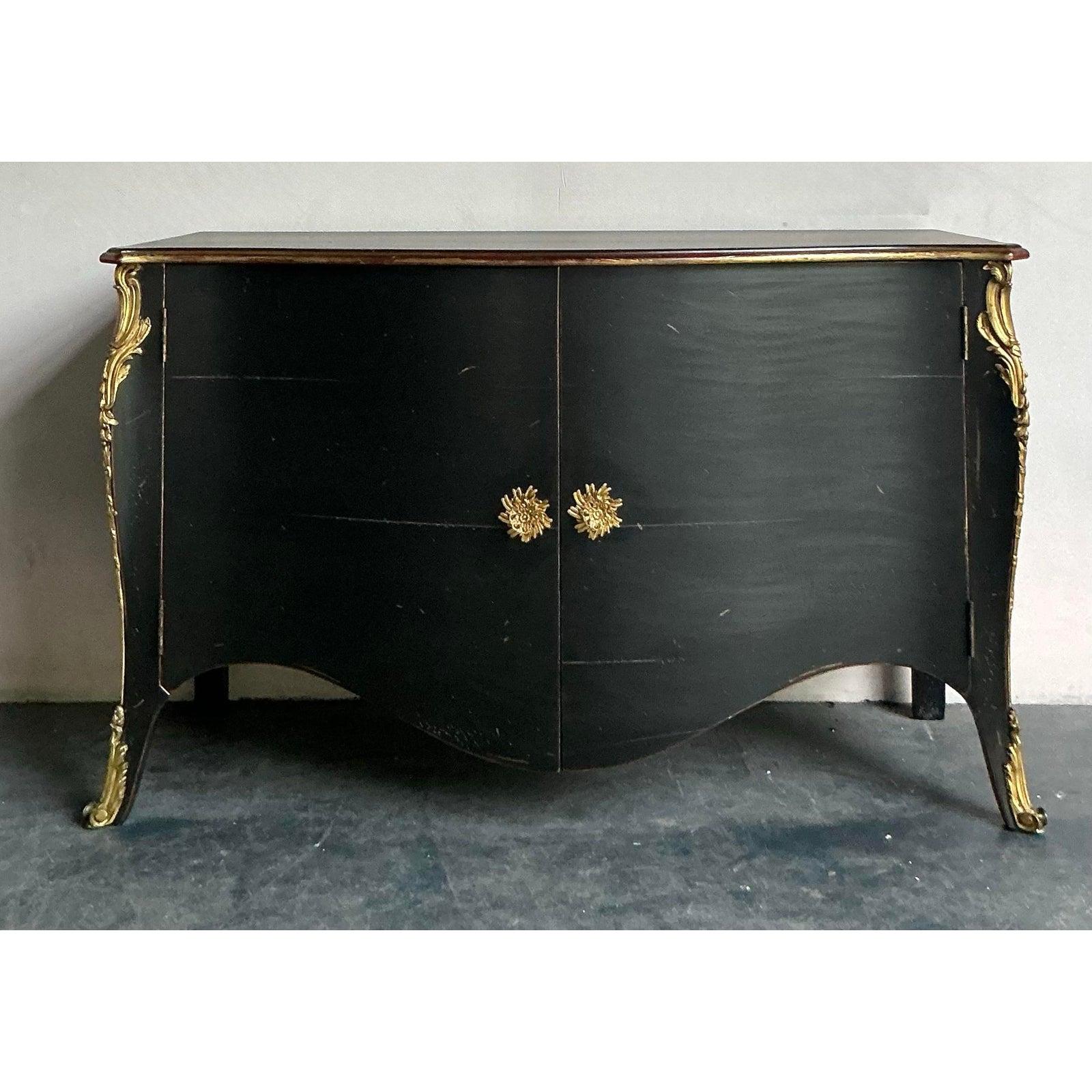 Bois doré Commode française vintage de style Régence à pointes dorées en vente